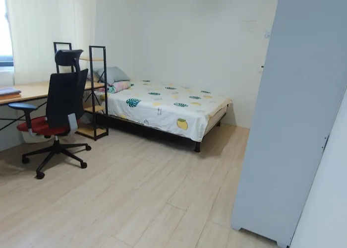 Gasthof Spacious One Close To The Airport